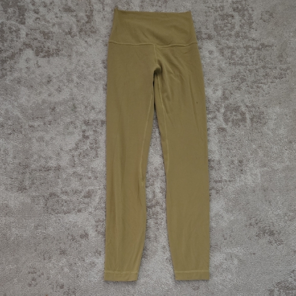 Lululemon‎ High Waisted Crop Legging Size 2